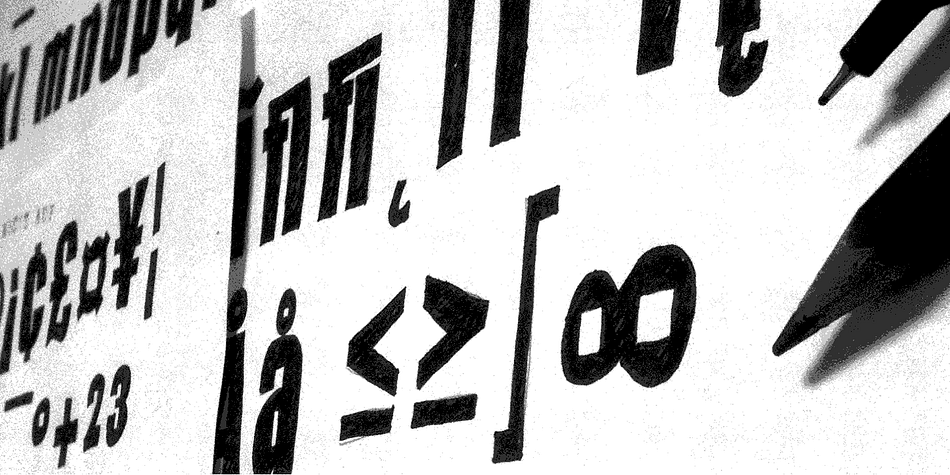 Stan­dard liga­tures like ae, oe, AE, OE, ff, fl, fi, fj, ffl, ffi, ffj and more deco­ra­tive liga­tures like CT, LC, LE, LH, LI, LO, LU, LY, TOO, TC, TE, TH, TU, TZ and ch, cl, ck, ct, sh, sk, st, sp, addi­tio­nal logo­ty­pes like BPM, fff, ppp, sfz and many more … plus Ver­sal Eszett (Capi­tal Let­ter Dou­ble S) give the font more life and shows that des­pite their retro-looks works with modern Open­Type tech­no­logy (type the word note for the sym­bol ♫ and the word love for the ding­bat ❤ … ).